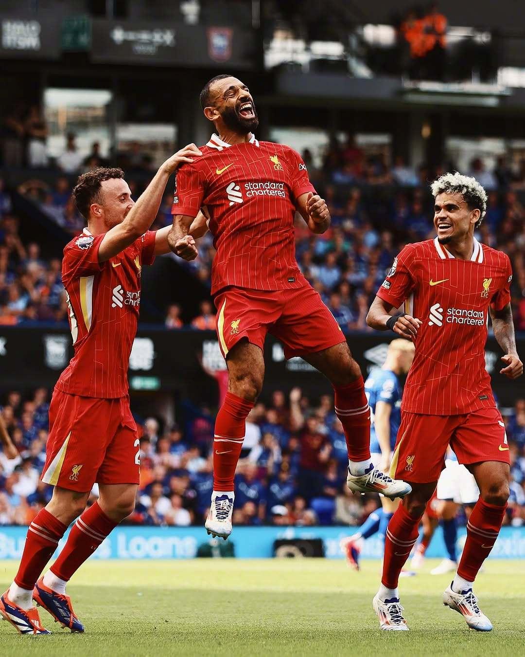 关于赛后欧冠焦点战，芝加哥公牛官宣签约，球迷炸锅，年轻球员得到机会的信息