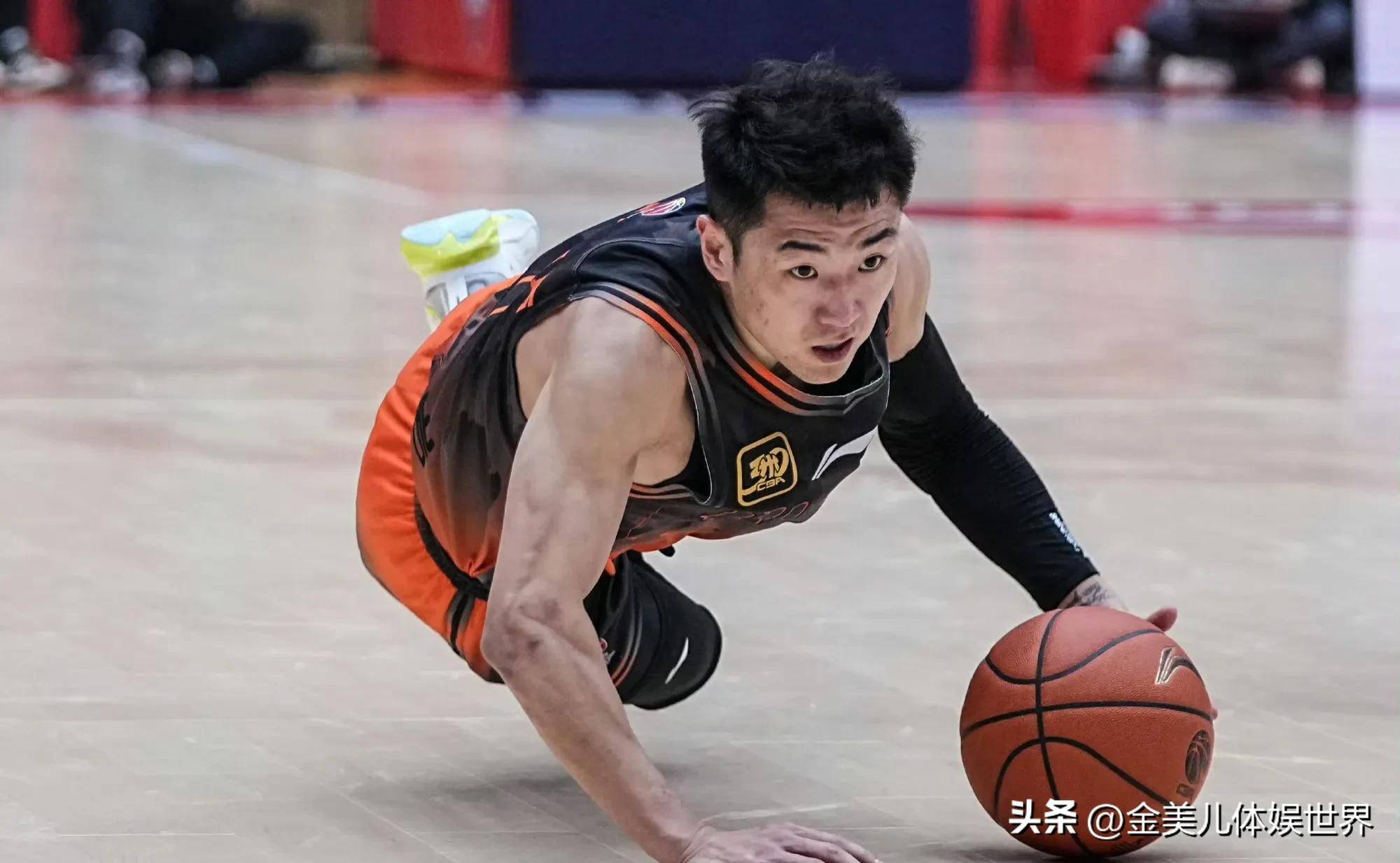 转折点山东男篮内部沟通风云突变犹他爵士赛前回应争议，连对手都承认：今晨山东男篮再遭质疑的简单介绍